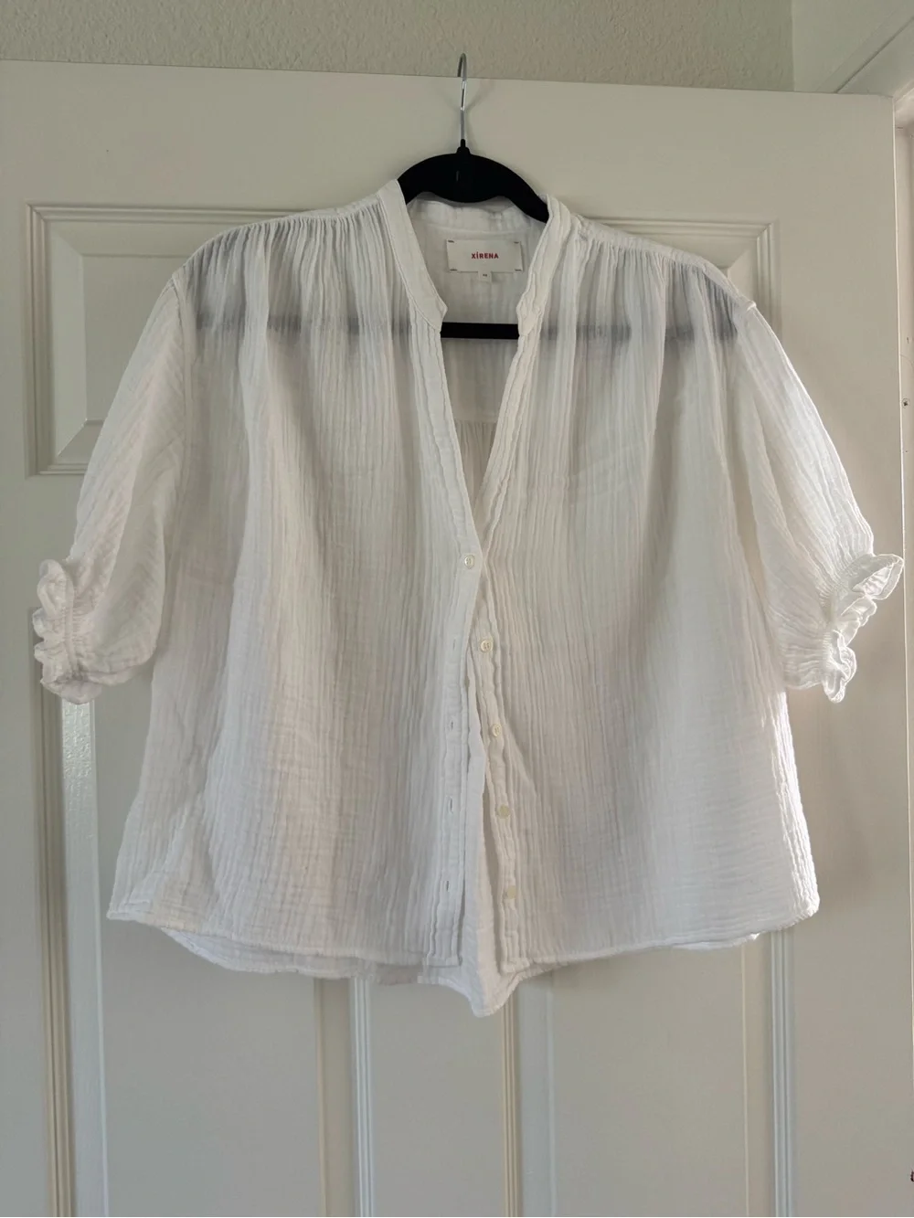 XiRENA White Gauze Button-Front Blouse